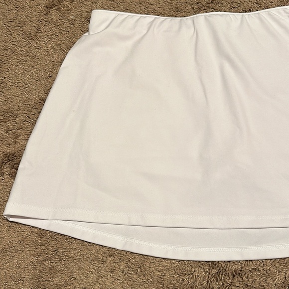 White Tennis Skirt - Picture 4 of 6